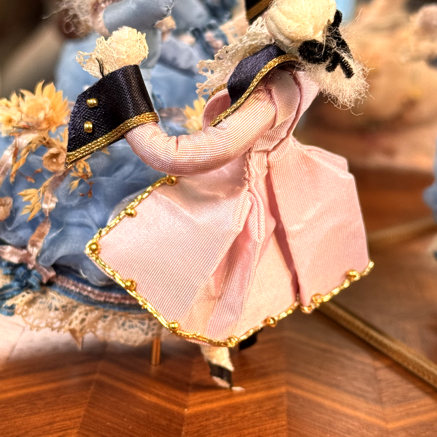 Rare Reuge-Philippart "Miroir Magique" (Magic Mirror) Ballroom Diorama