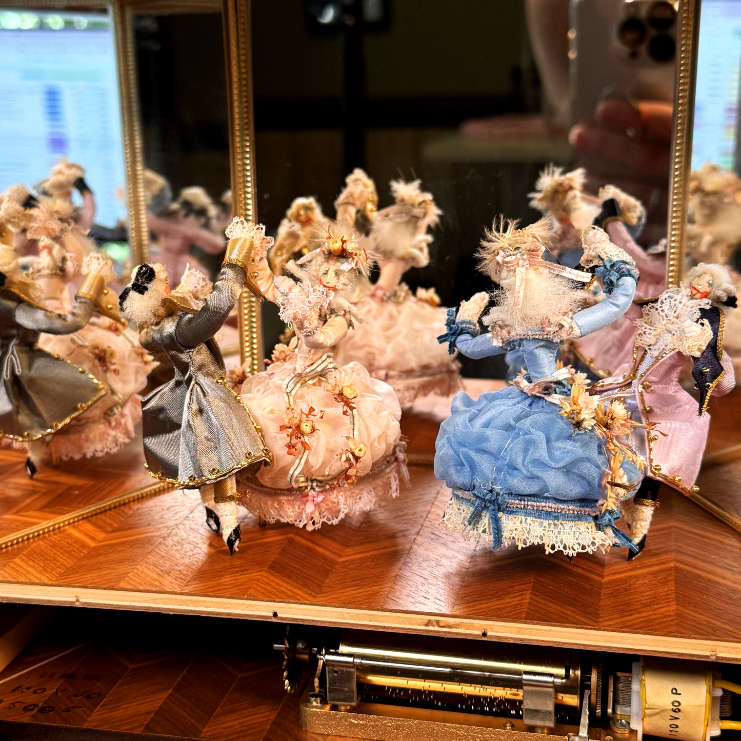 Rare Reuge-Philippart "Miroir Magique" (Magic Mirror) Ballroom Diorama