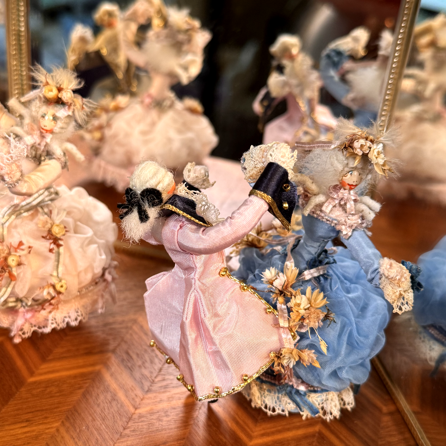 Rare Reuge-Philippart "Miroir Magique" (Magic Mirror) Ballroom Diorama